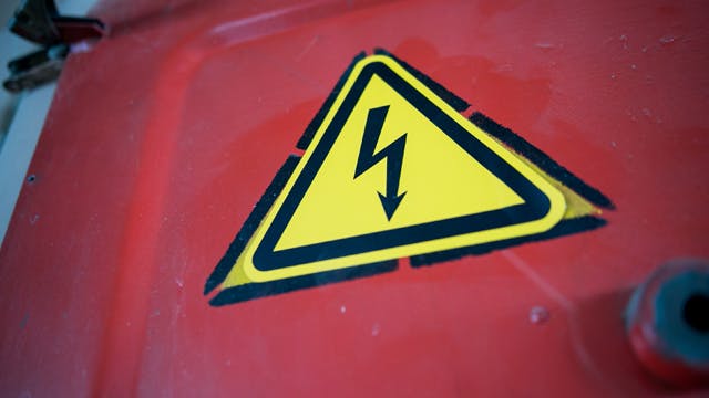 2025 electrical safety survey reveals top risks for manufacturing facilities