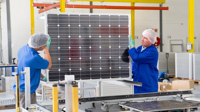 Corning invests $1.5B to expand solar component manufacturing facility in Michigan