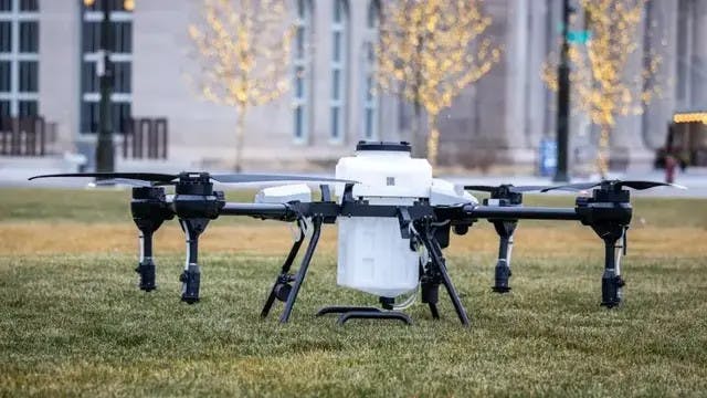 68e53e055cc16f2728616268 Drone