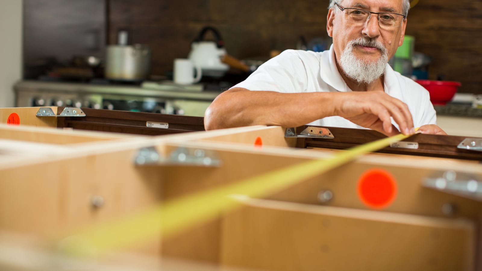 690d201ce056663f8cec5f6a Assemblingkitchencabinets124897731lightpoetdreamst