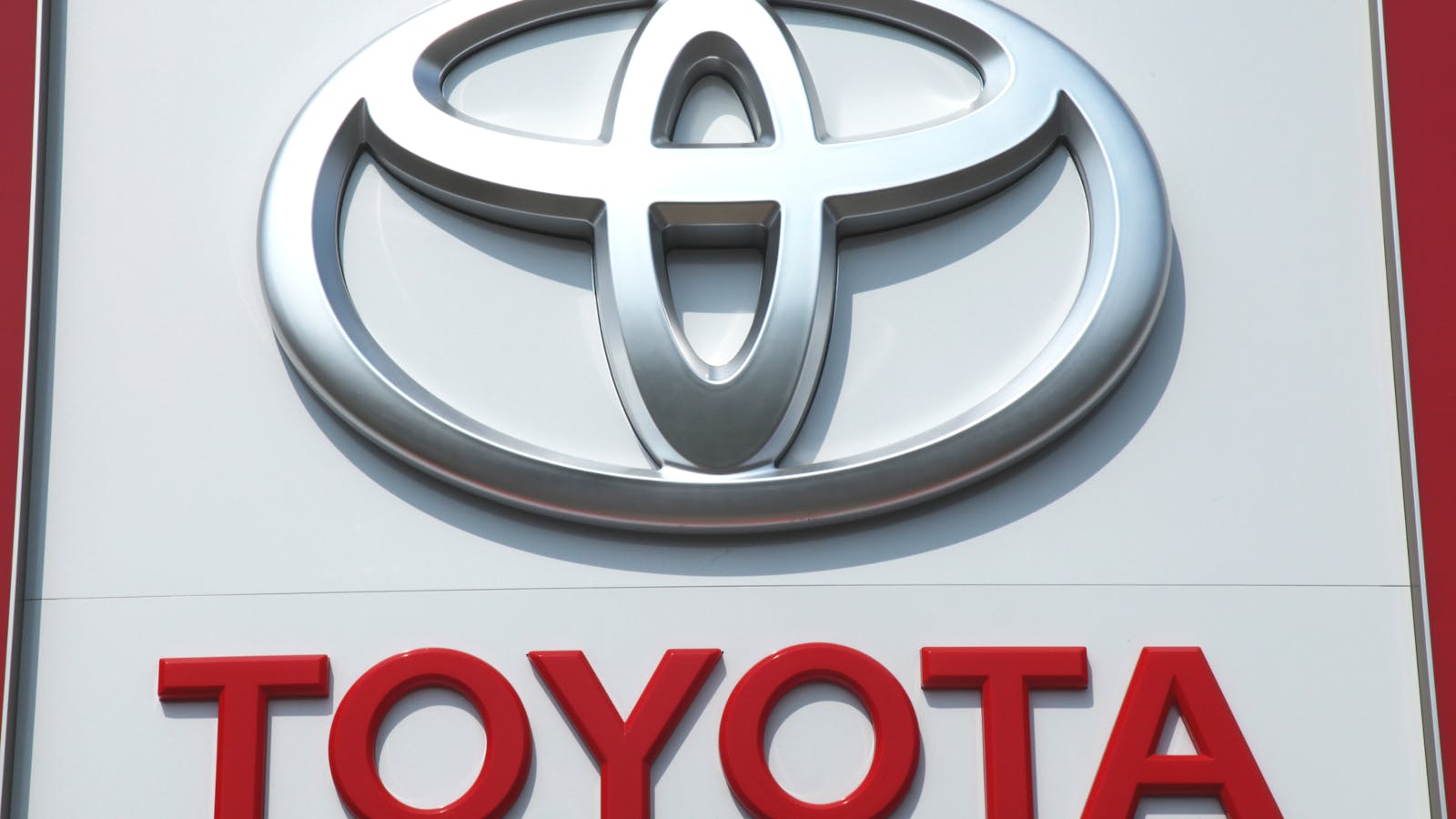 toyota19543386alain_lacroixdreamstime_