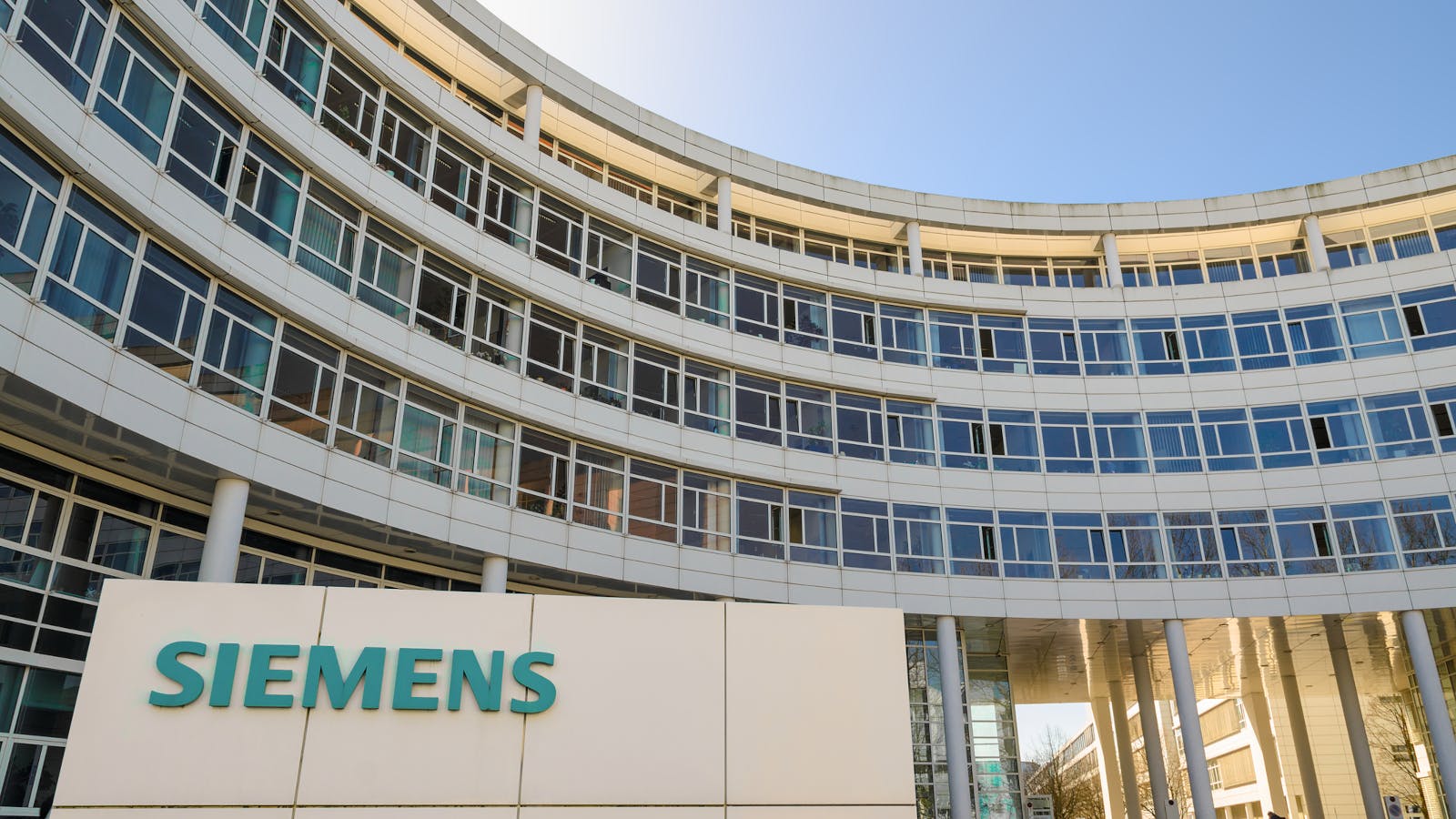 69826ca7304fbe778299ee7b Siemensid 96678685servickuzdreamstime