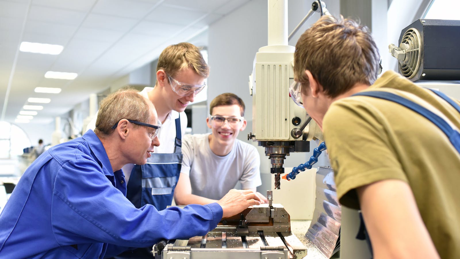 6998958636851c11bd0a122b Mentorship109036007industryviewsdreamstime