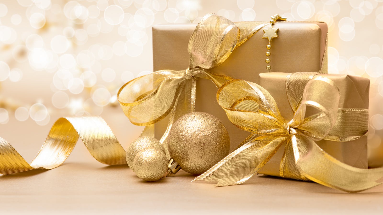 69a8ad53c245ed572e52991b Giftwrappingid 35621836alexander Rathsdreamstime