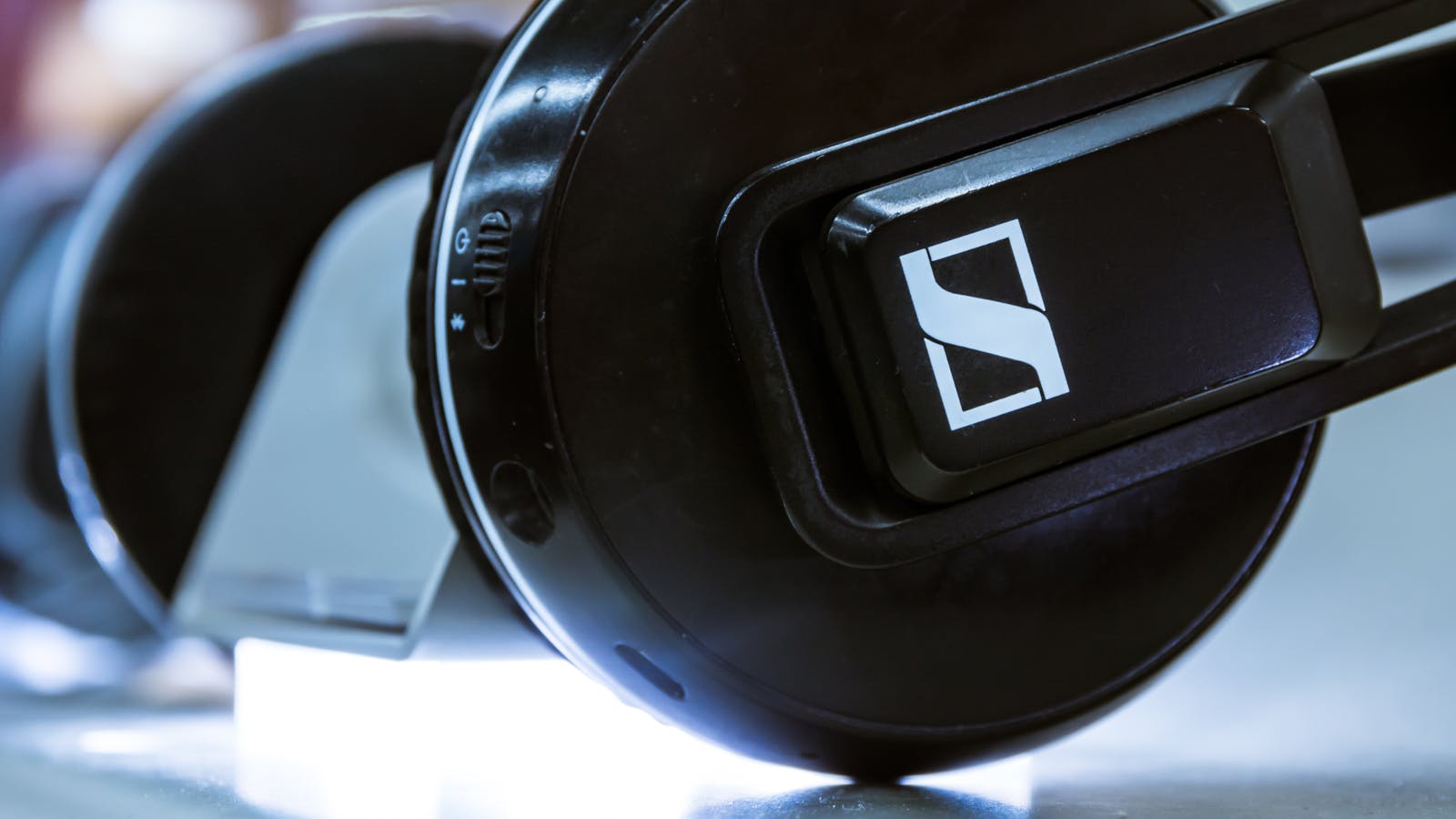 69a9cb88c245ed572e53091d Sennheiserheadphonesid 102763915 Hunterblissdreams