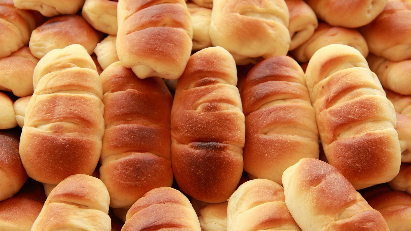 breadfrenchrollsid_59977118freddy_cahyonodreamstim