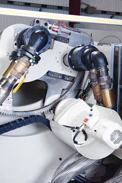 Davis-Standard’s orbital roll drive system with hands-free gap Davis-Standard’s orbital roll drive system with hands-free gap