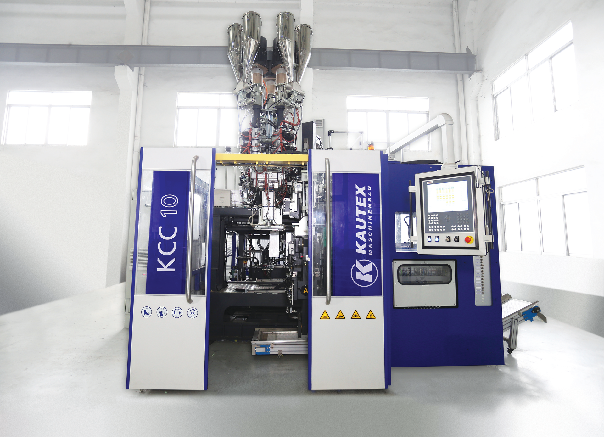 Kautex will demonstrate its new, six-layer extrusion head on its KCC10S blow molding machine at Chinaplas.