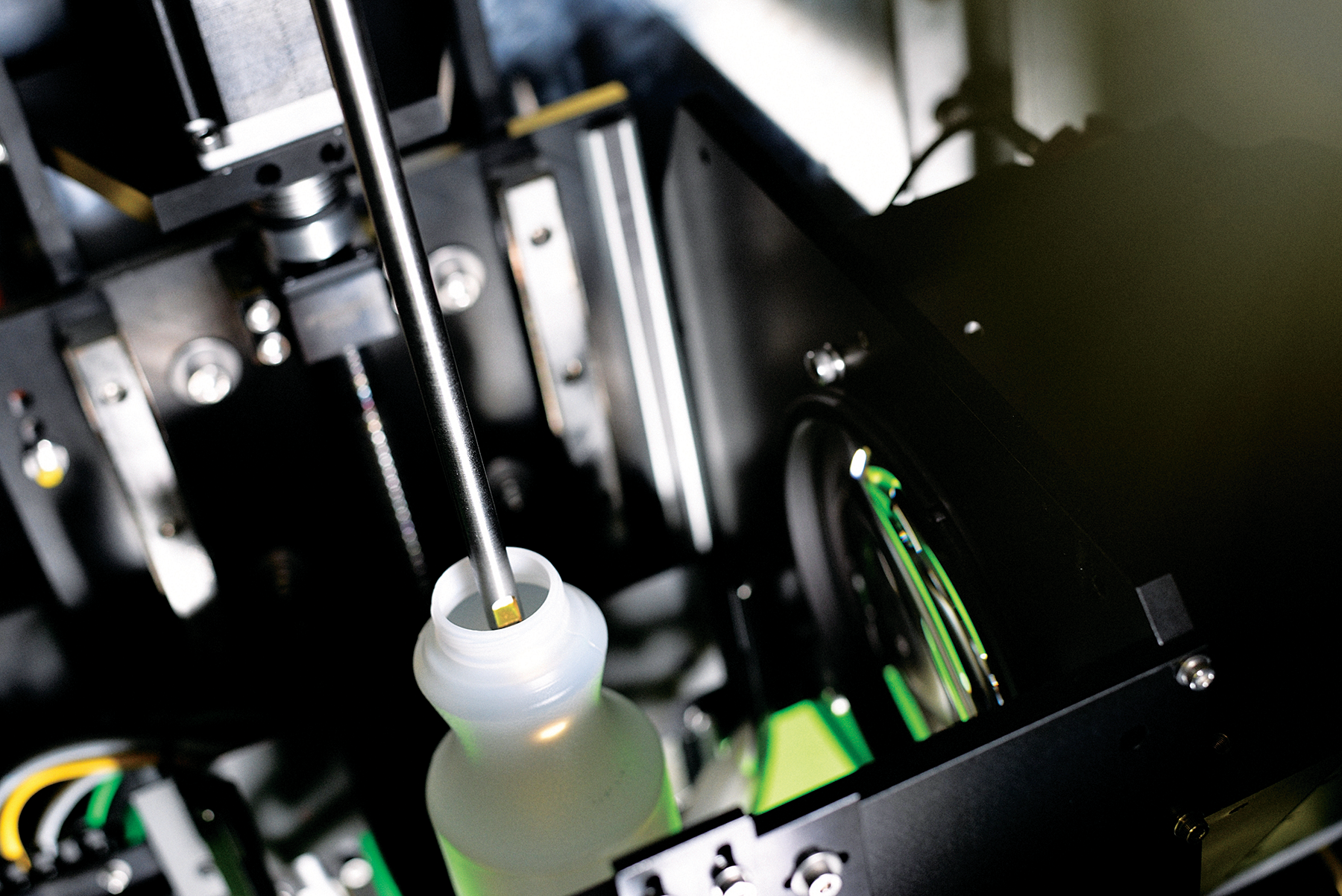 High pixel density camera components, telecentric optics and lighting are incorporated in the Gawis 4D from Agr.