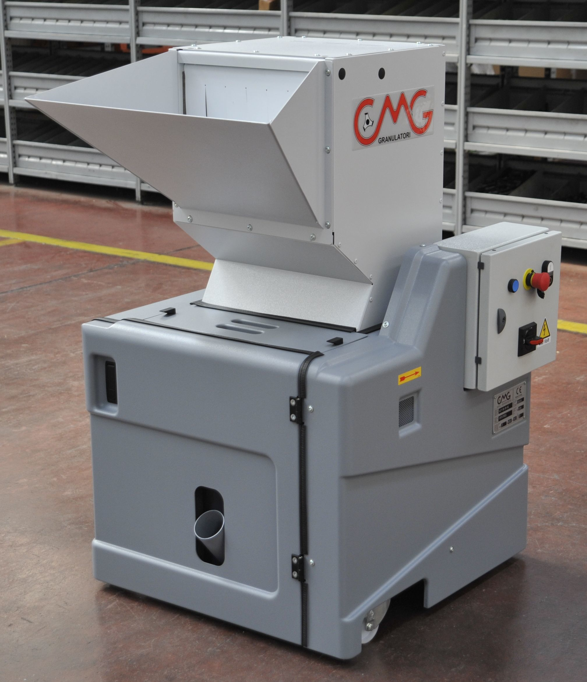 CMG's G17 granulators are designed for beside-the-press use with injection molding and blow molding.