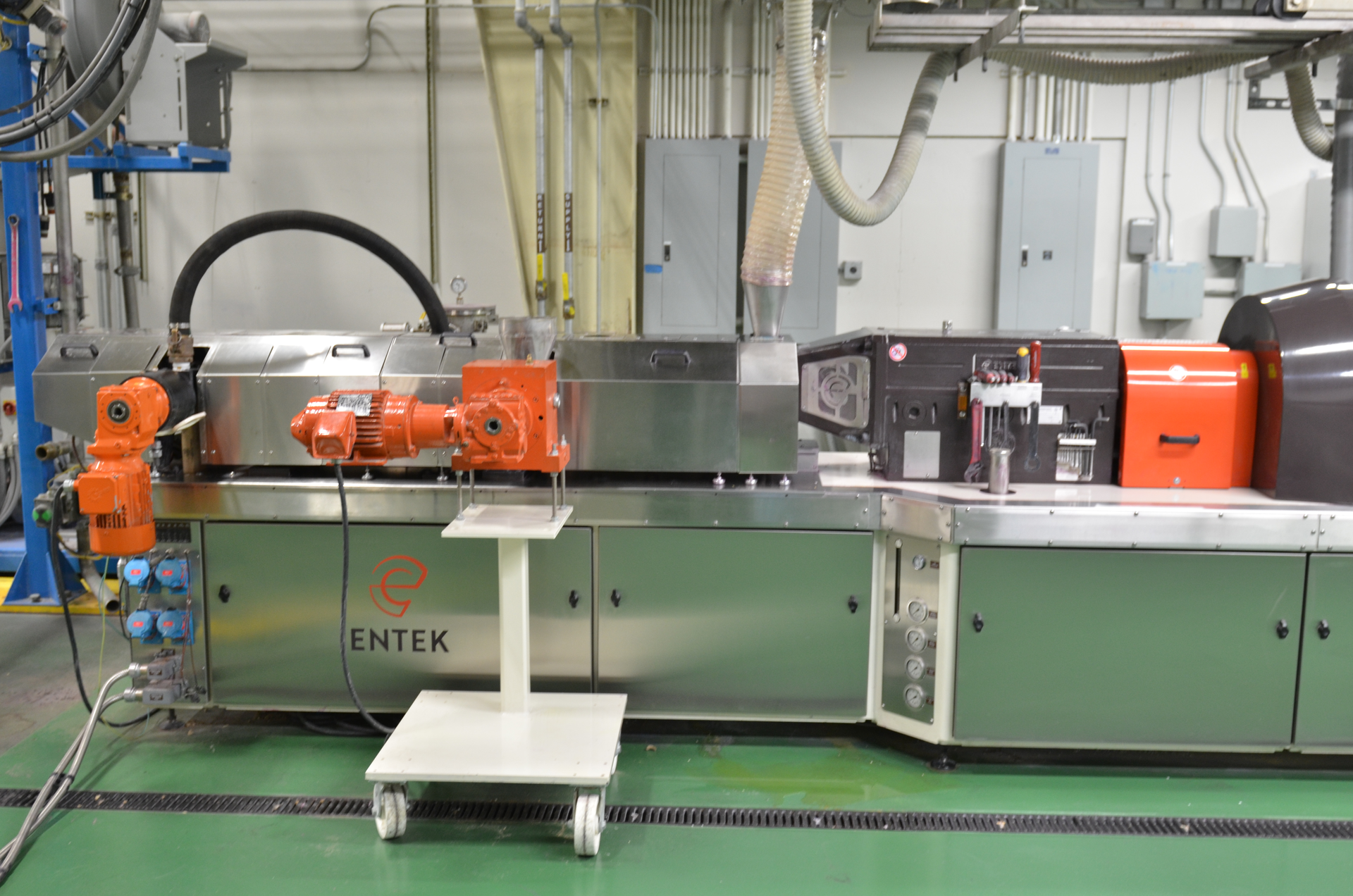 An Entek extruder.