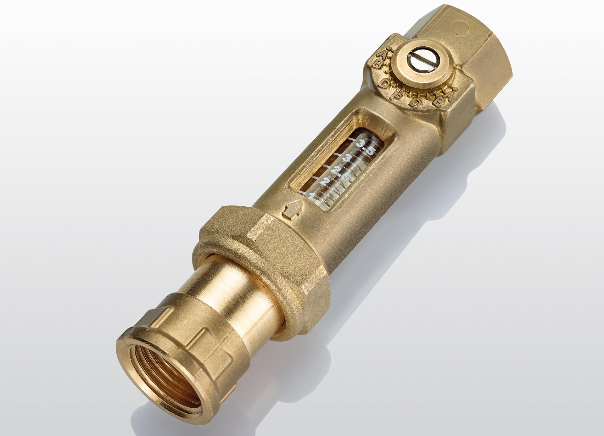 Hasco's new Z9905 flow meter has a window with clearly marked lines indicating the flow volume of a mold cooling medium in liters per minute.