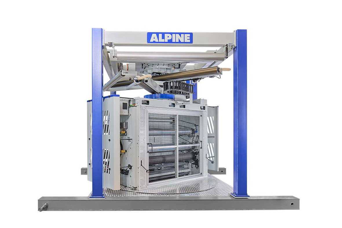 Hosokawa Alpine debuted its new AKHN-B take-off unit at K 2022.