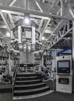 Macchi demonstrated its R-POD Flex line at K 2022. Macchi demonstrated its R-POD Flex line at K 2022.