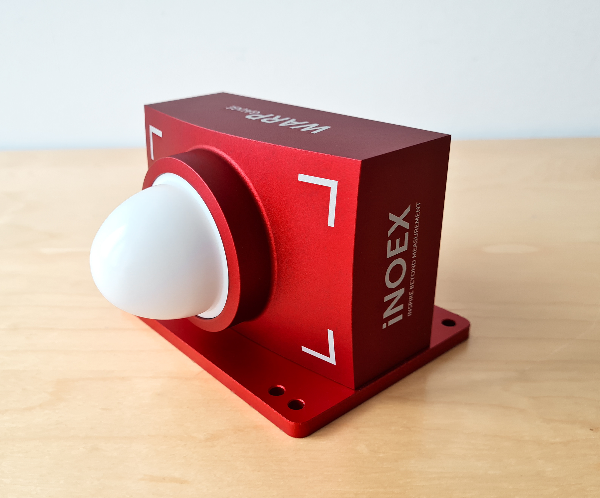 Warp Gauge from Inoex offers contactless measurement of wall thicknesses.