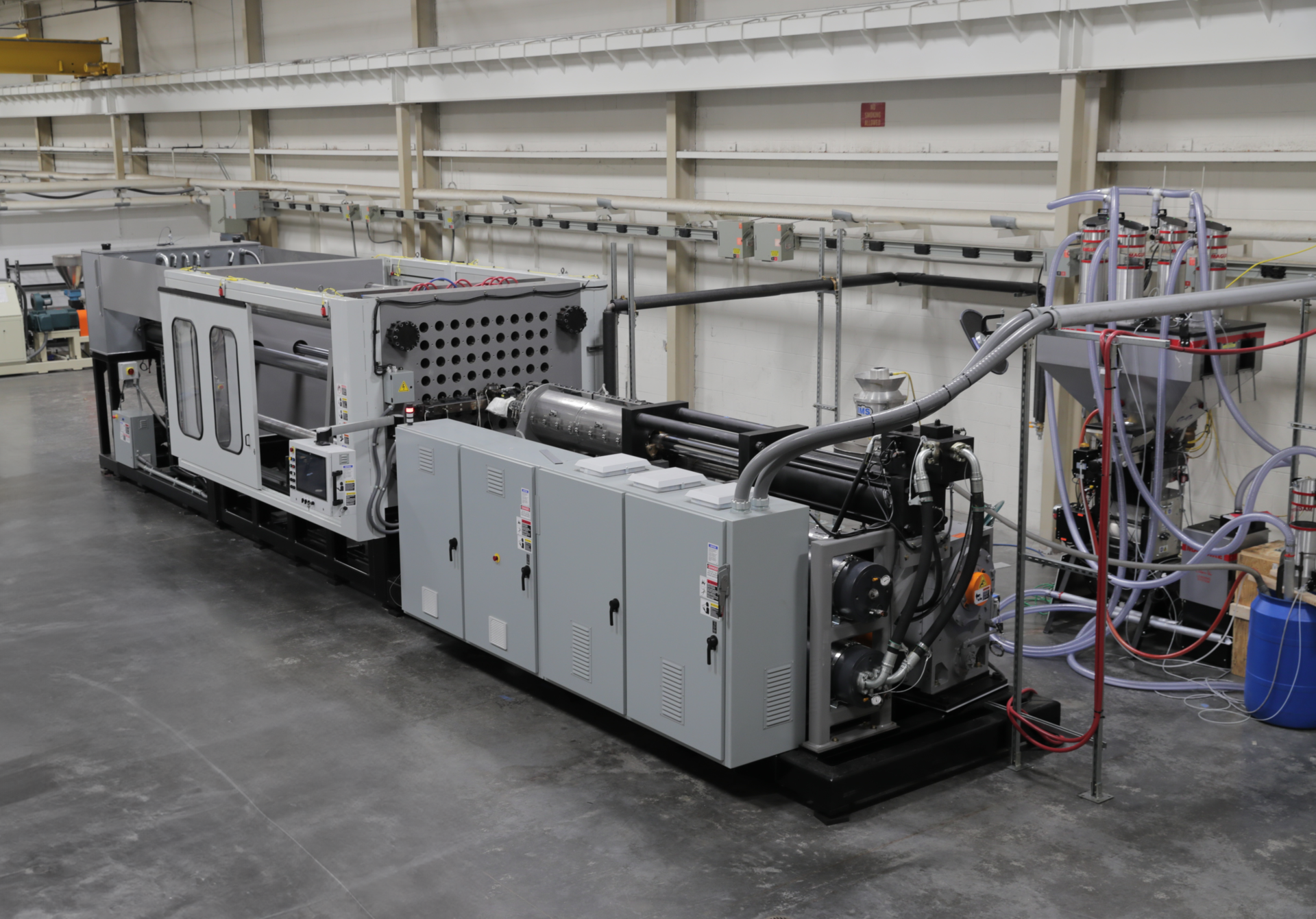 Wilmington Machinery has added a new a Lumina 2400HE Lab machine with 500 tons of clamping force to expand the trial possibilities for processors visiting its research lab.