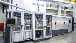 Sidel’s new EvoBlow XL blow molder can produce PET containers with up to 10 liters of capacity, suitable for water, edible oil and food. Sidel’s new EvoBlow XL blow molder can produce PET containers with up to 10 liters of capacity, suitable for water, edible oil and food.