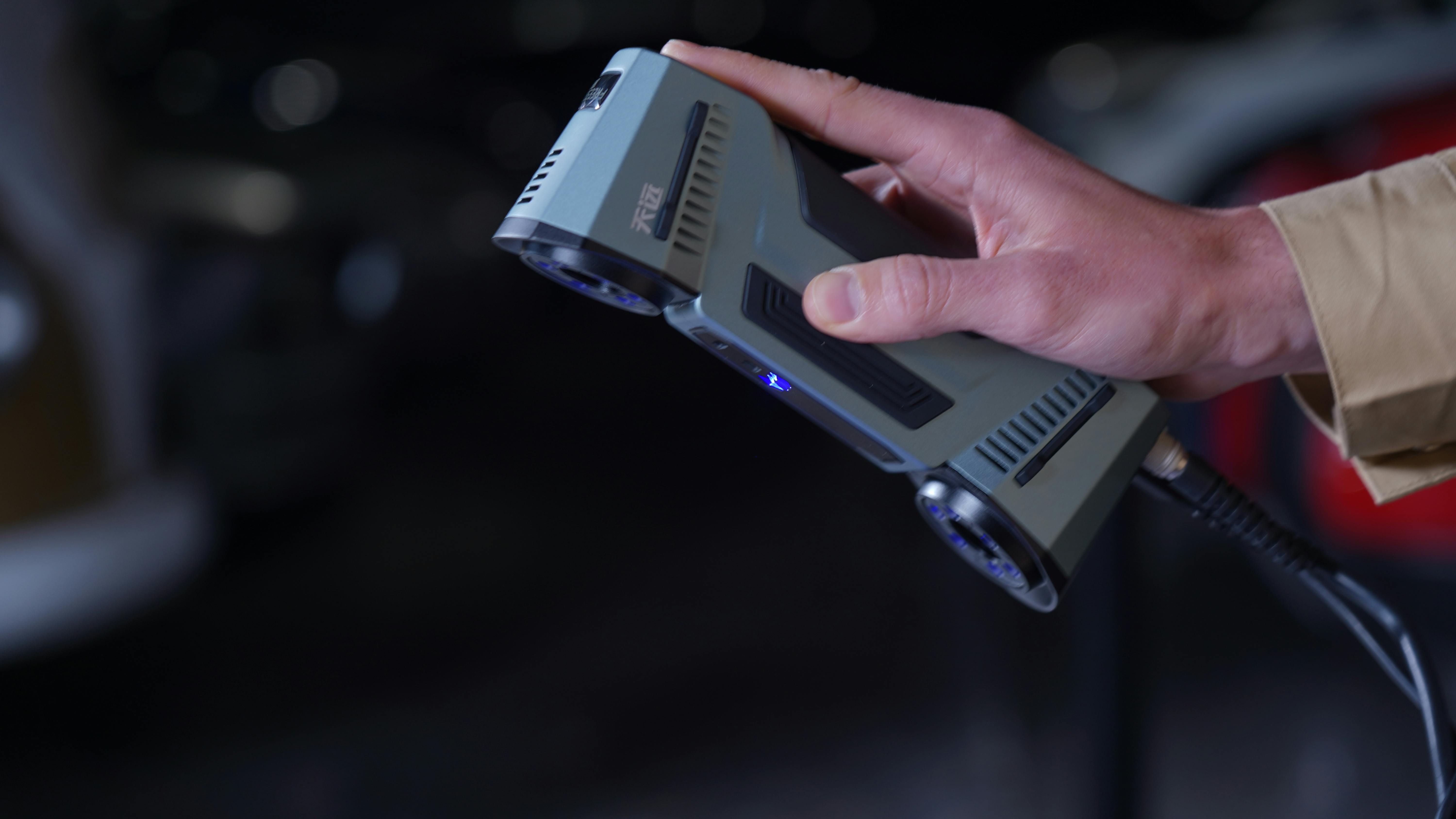 The FreeScan Combo+ can be used by plastics processors or mold makers.