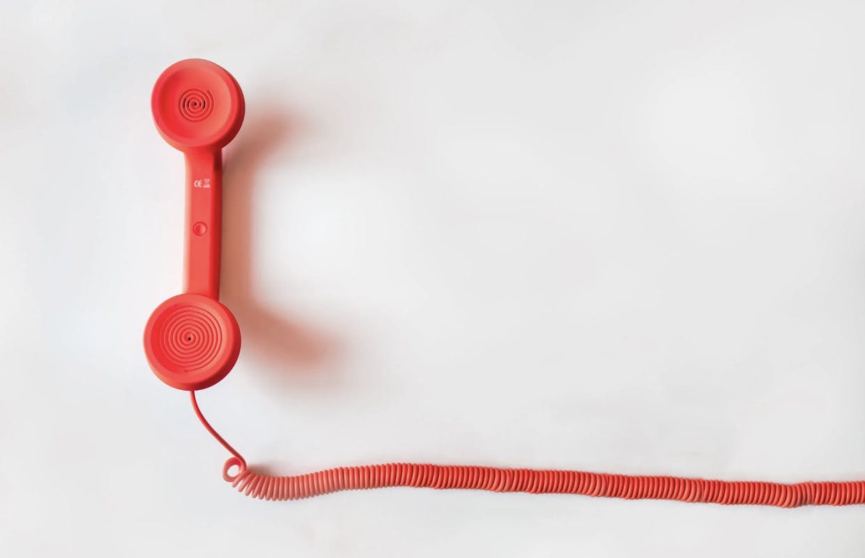 66fdb93f3cabd90f88a68d67 Redphoneforcustomerservicehearingvoiceofcustomer