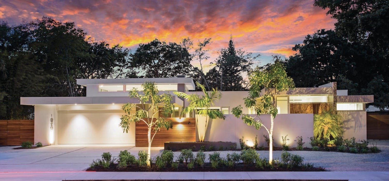 Lotus on Orange reflects the clients&rsquo; love of European modern and California-style modern architecture. Large expanses of glass suffuse the interior with daylight, while sliding glass doors and casement windows allow for passive ventilation. (Scroll down to see more.)