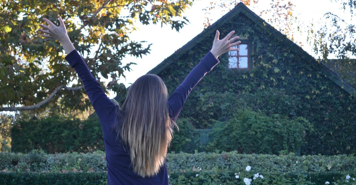 66fdb9a901d3bfb9b1af6c1c Happy20customer Home20buyer