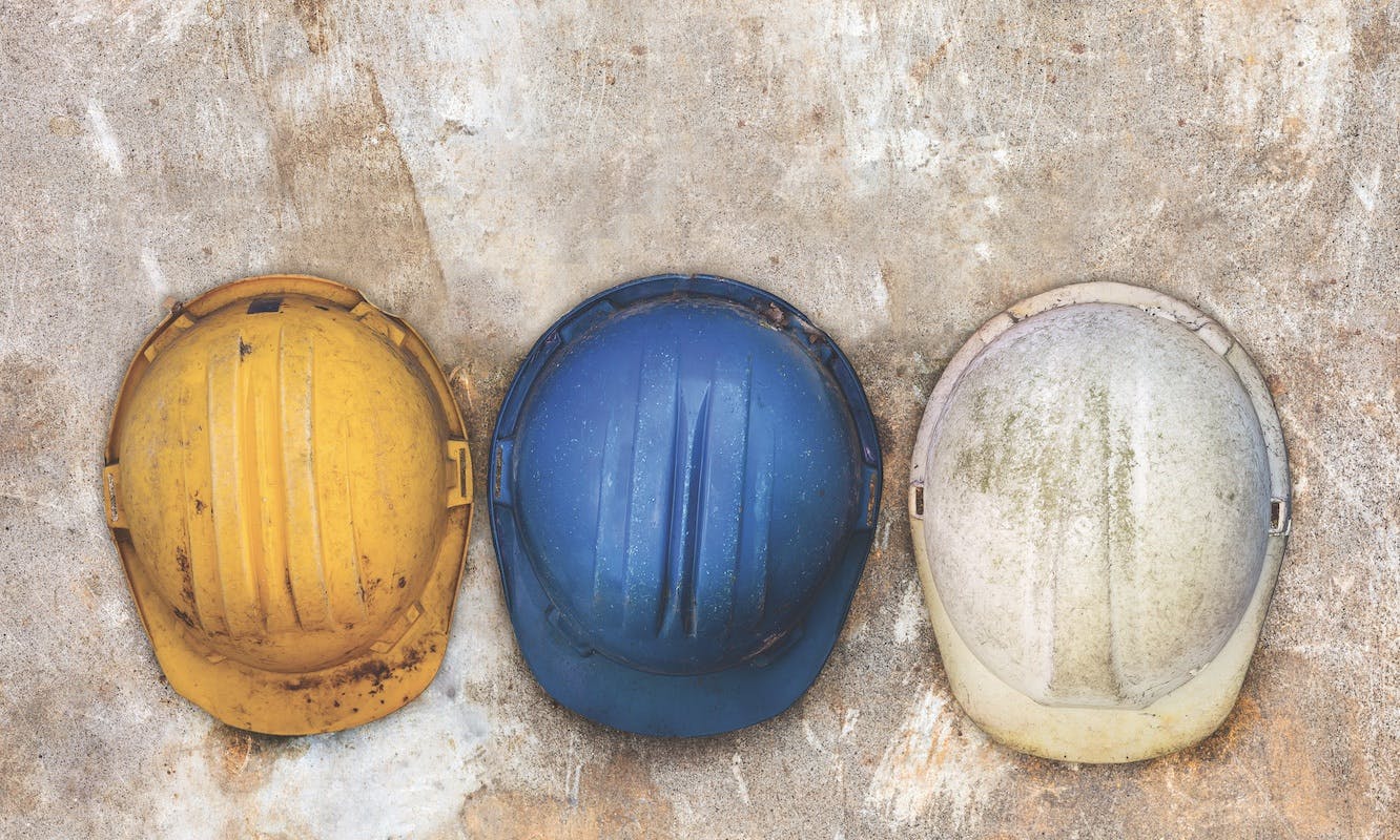 66fdba193cabd97614a68ed9 Yellowblueandwhiteconstructionhardhats