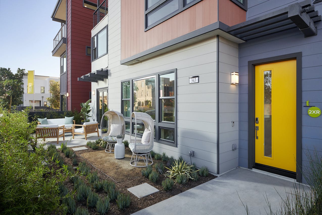 66fdba7fe1fd4ada17e1e403 Print Trendatnovelpark Outdoorlivingroom Frontpati