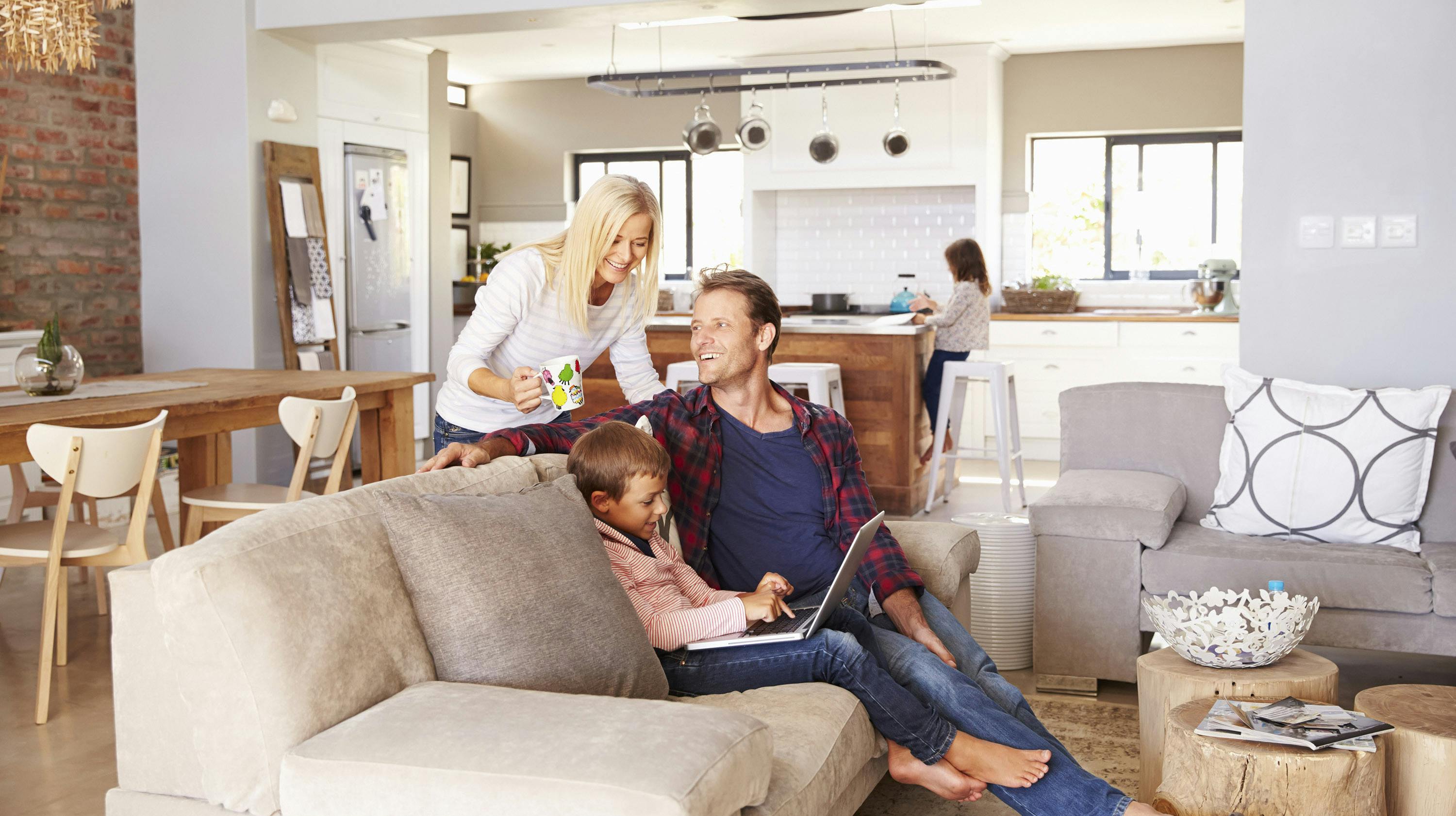 66fdbc42dbd68e06714a9fbd Couple20on20sofa 000066281477 Doublesm 0