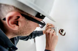 66fdbc59d4ea387c82a591d6 Electrician1080554 1920201 0 66fdbc59d4ea387c82a591d6 Electrician1080554 1920201 0