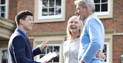 66fdc7773cabd93b65a6ab0c Realtorshowinghomebuyerspotentialhome 66fdc7773cabd93b65a6ab0c Realtorshowinghomebuyerspotentialhome