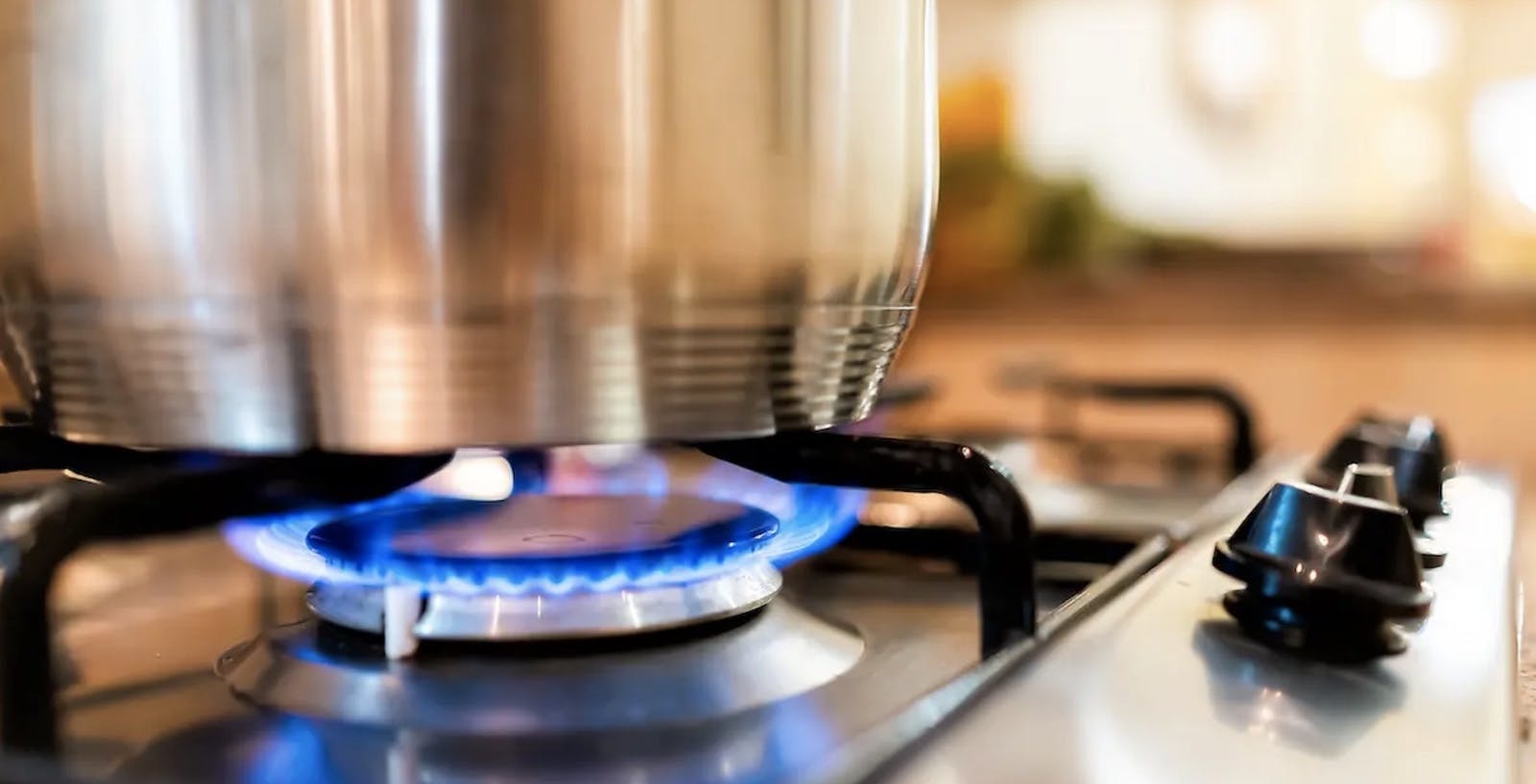 66fdc81d01d3bf3427af8a98 Naturalgasflameonstove