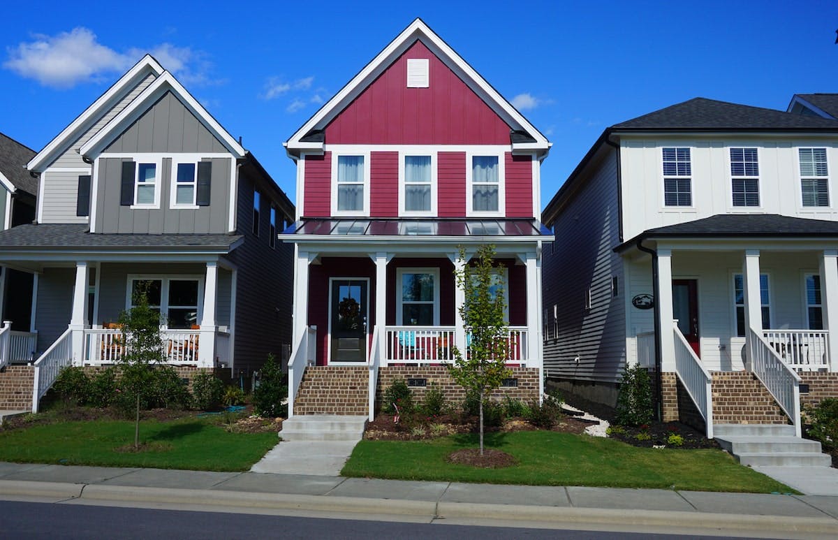 66fdc92be63fdc3708459a0a Row20of20housesmin