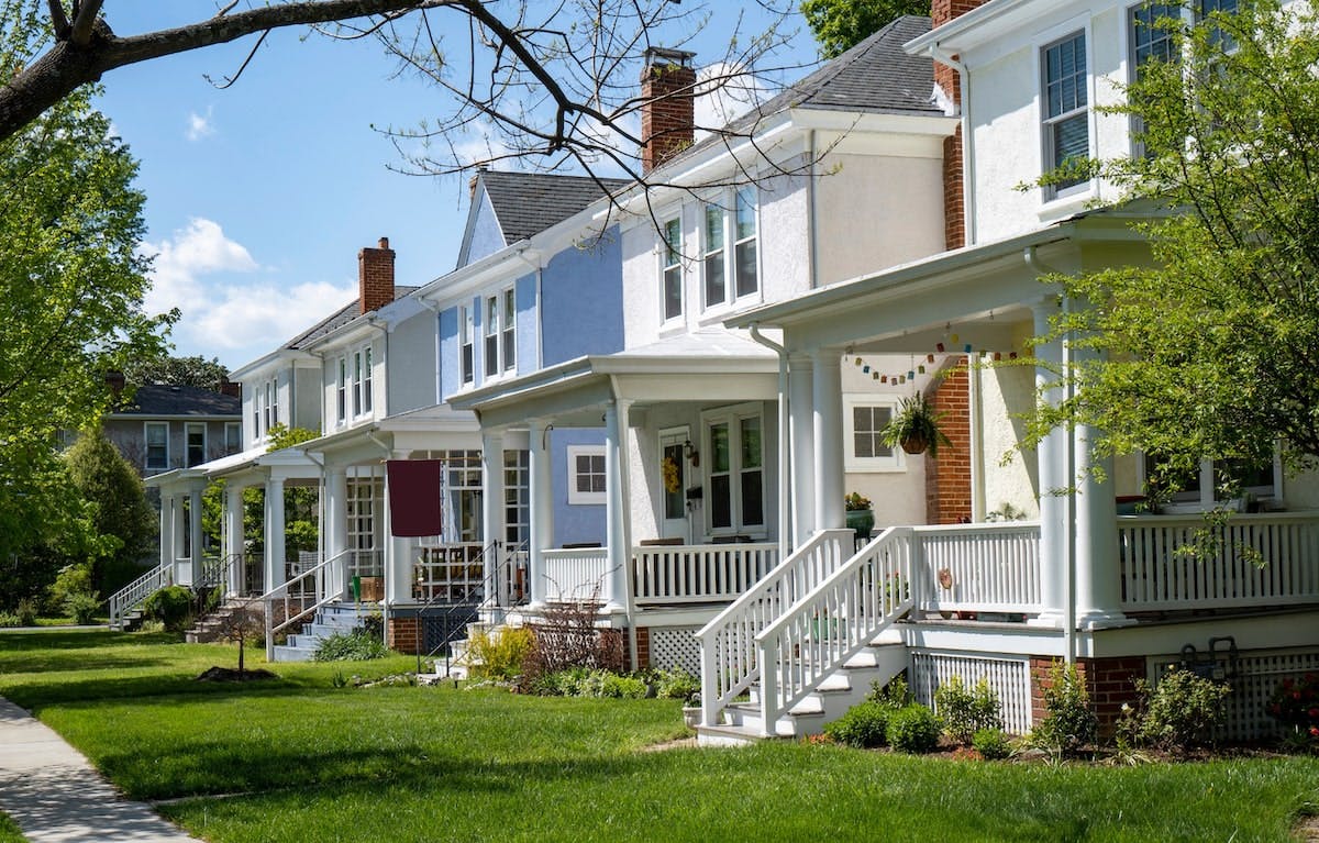 66fdc940d4ea384f55a5aca3 Older20housesmin