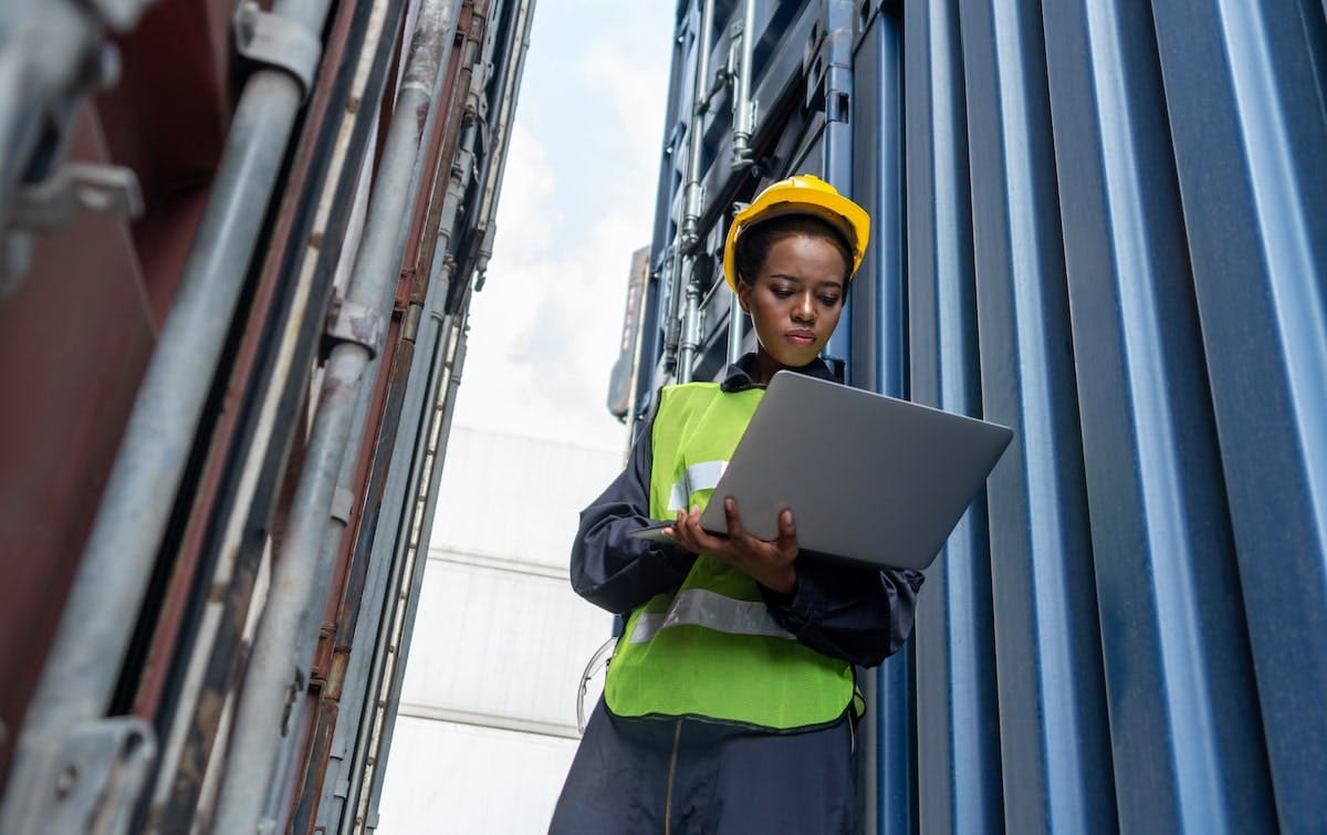 66fdc971dbd68e32024abb74 Female20constructionmin