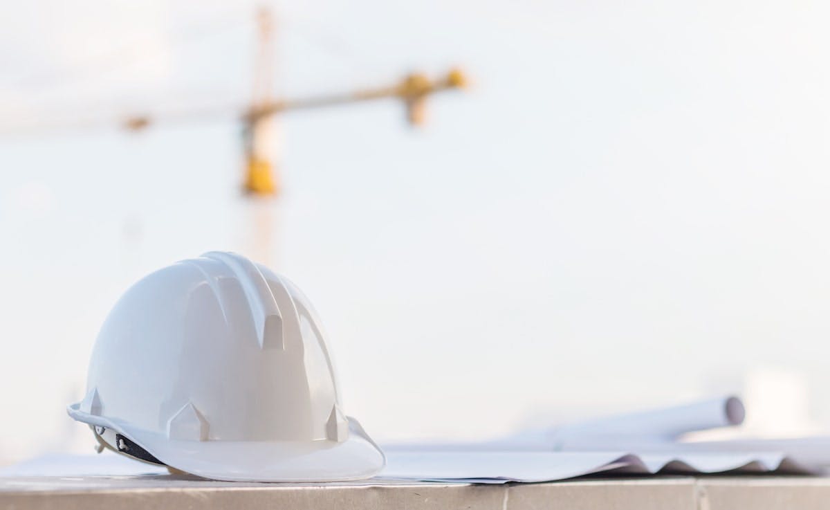 66fdc9a3a897b526fbb21213 White20hard20hatmin