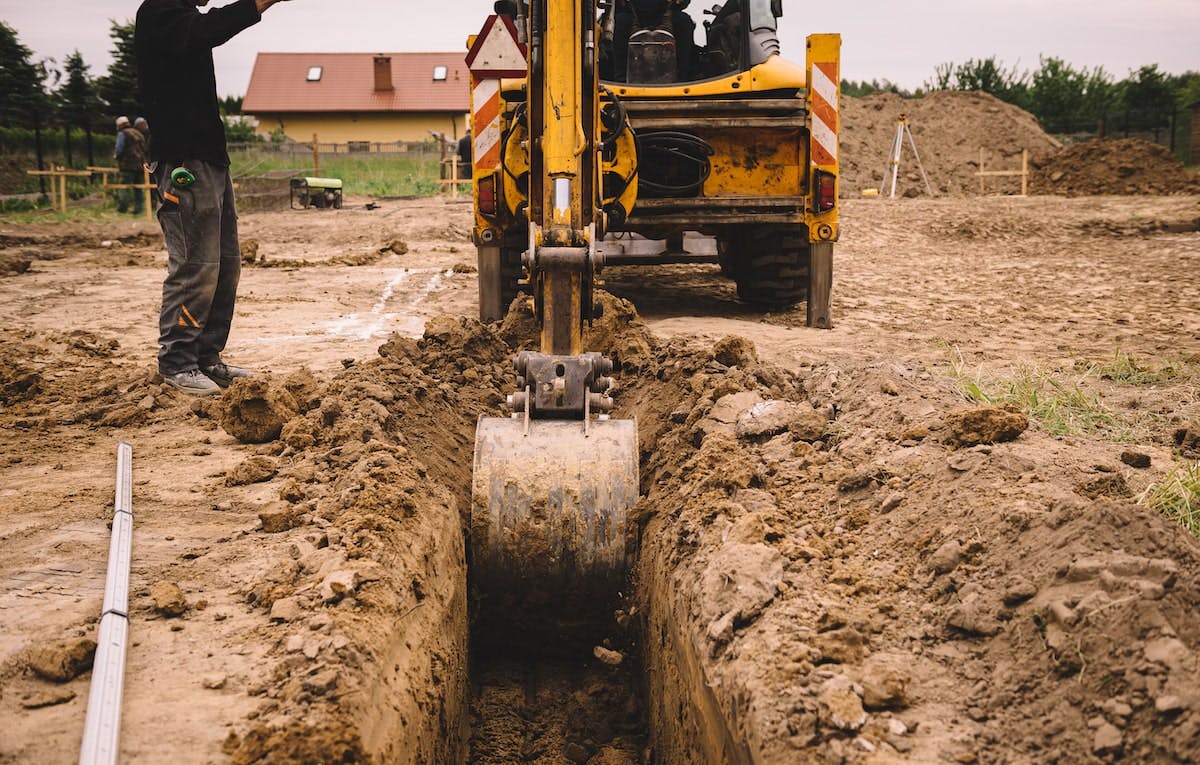 66fdca70d4ea38140ea5aeaa Digging20landmin