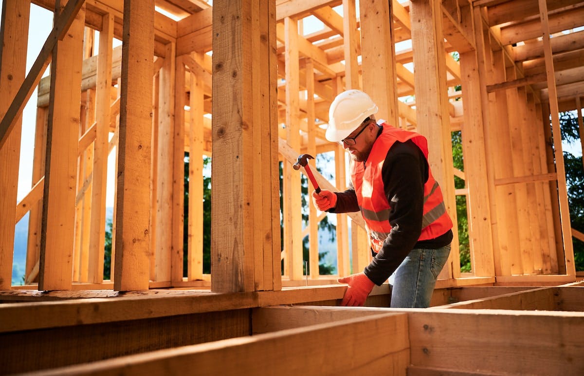 66fdca90a5dba0d899463b08 Person20hammering20nail20in20housemin