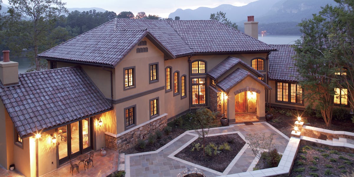 66fdccb4d4ea387c41a5b5b1 House Lake Ext Night Full