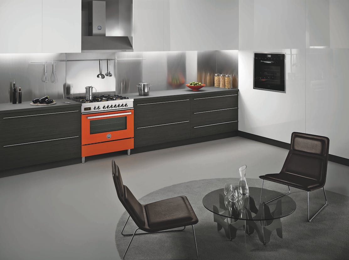 66fdcd7436c97e00d88b7e6c Bertazzoni20orange20range