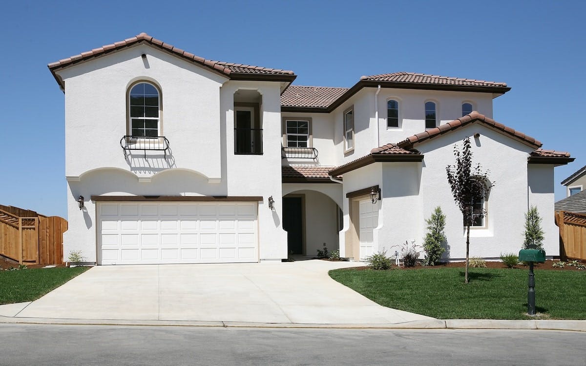 Stucco: the most popular exterior material for single-family home starts in 2023.