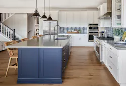 Blue hues in the kitchen look fresh Blue hues in the kitchen look fresh