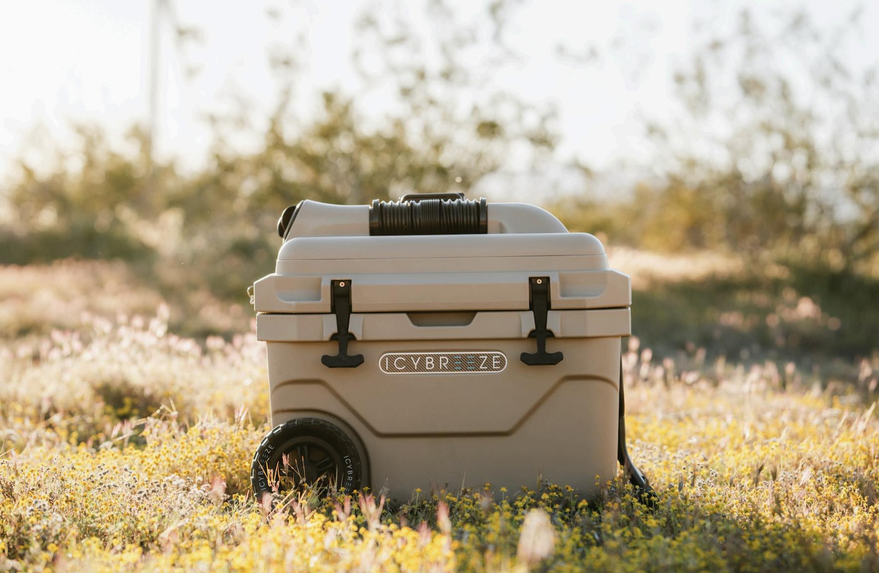 IcyBreeze Ultimate Cooler