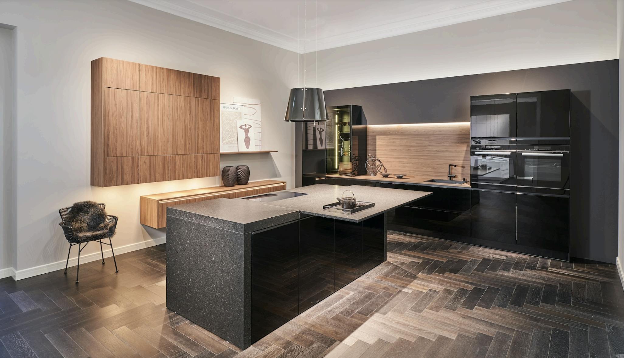 H&auml;cker Kitchens&rsquo; Moving Table