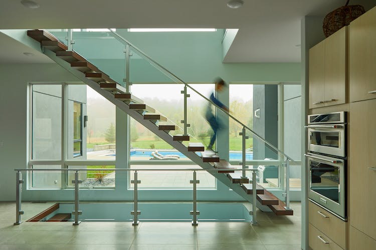 670c3b7c651095792bd1226d Viewrail20flight20glass20railing20718a9537