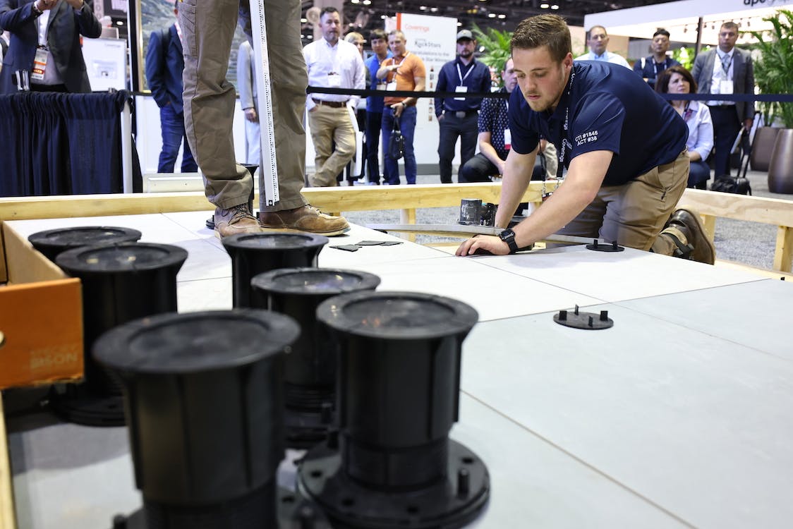 tile pedestal system