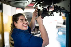 1671737957605 Womanmechanic 1671737957605 Womanmechanic