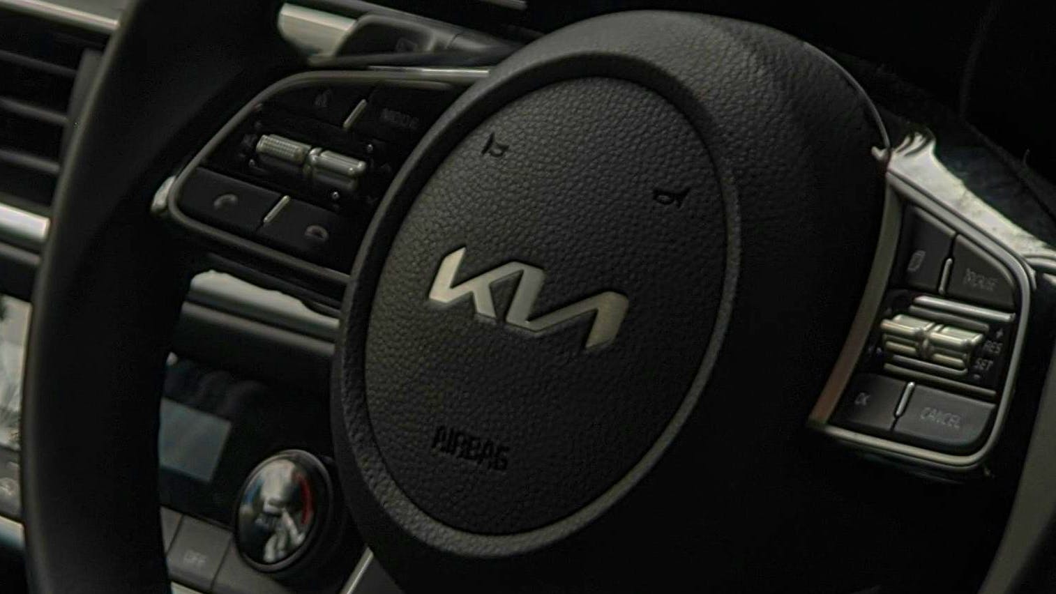 689a3d00f2b9ea58d0dcd082 Kia 1