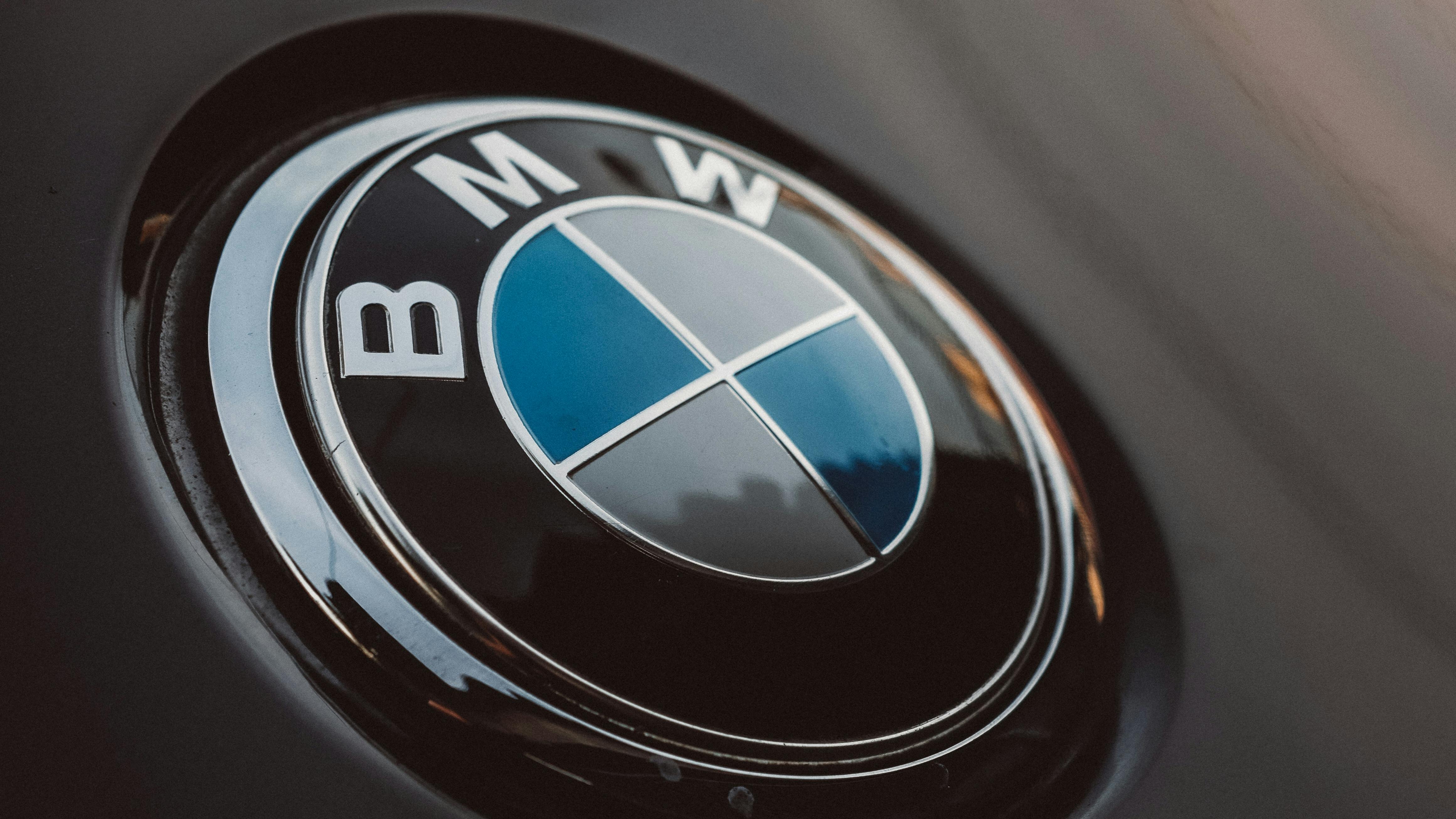 694a46e685b1cf30eb255869 Bmw