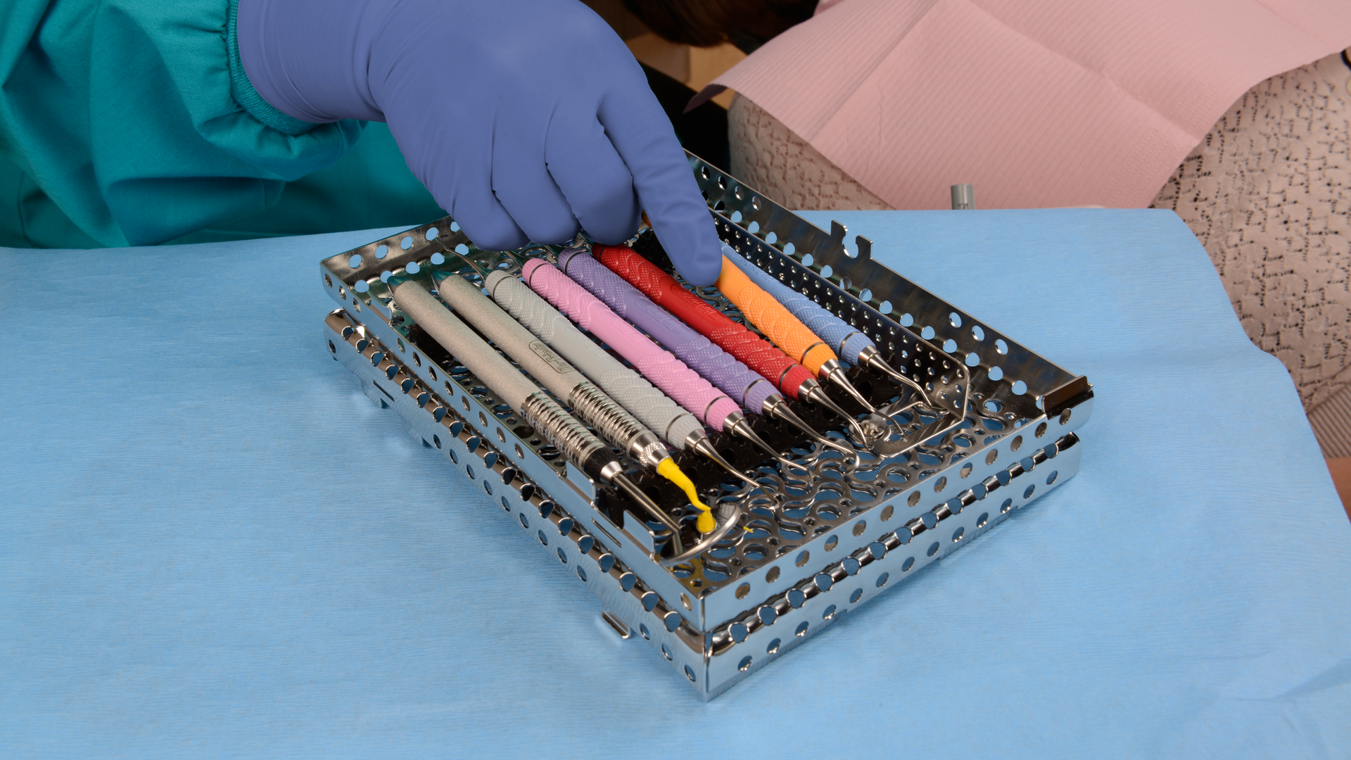 Clinicans Hand With Ims Cassette Dsc6347 5f2c56424c7da