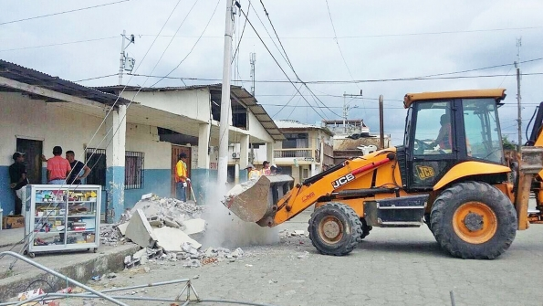 JCB39s 3CX backhoe loader helps move rubble in Ecuador